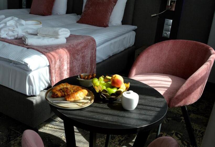 غرفة سوبيريور سرير كينج, Estera