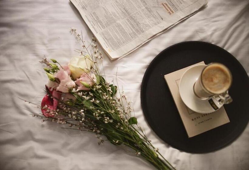 غرفة إقتصادية, Estera