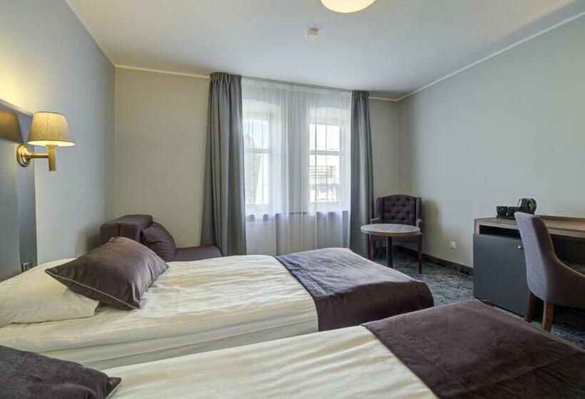 スタンダードトリプルルーム, Pałac Cieszyno