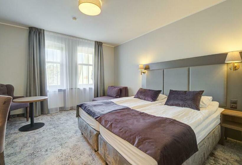 スタンダードトリプルルーム, Pałac Cieszyno