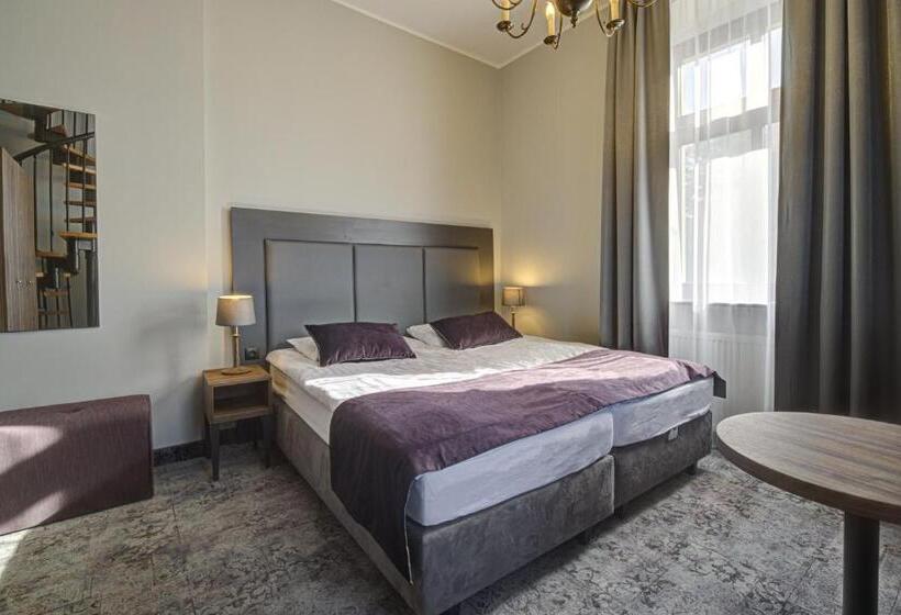 1ベッドルームアパートメント, Pałac Cieszyno