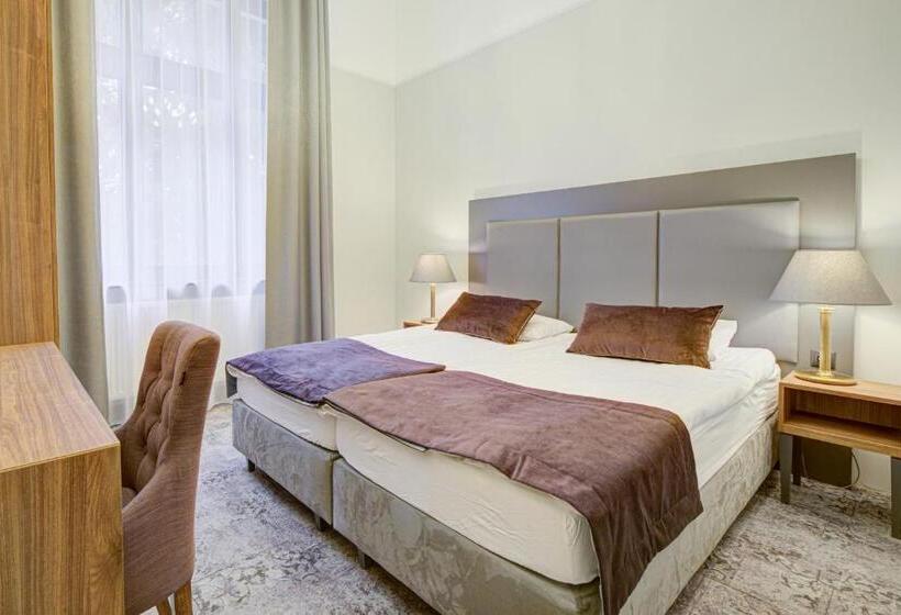 スタンダードルーム, Pałac Cieszyno