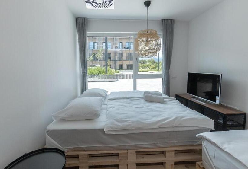 חדר דלוקס, Pearl Bled