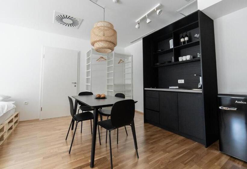 חדר דלוקס, Pearl Bled