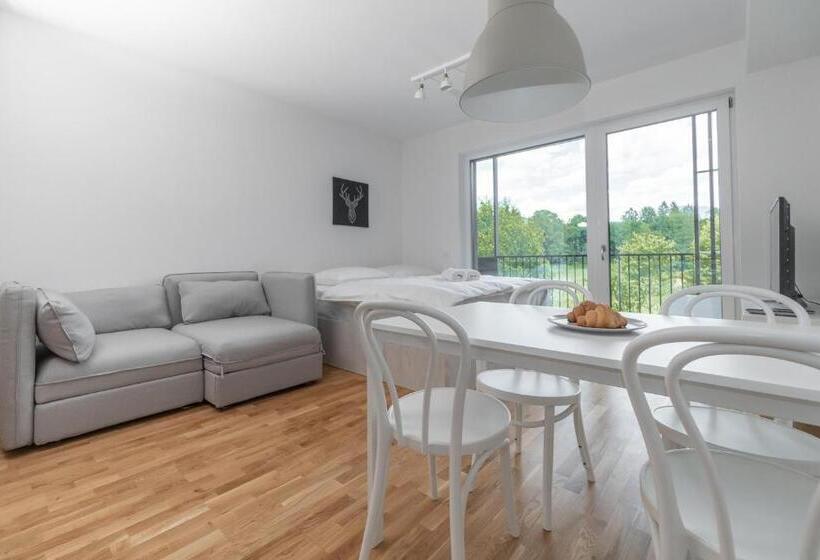 חדר סטנדרט לשלושה, Pearl Bled