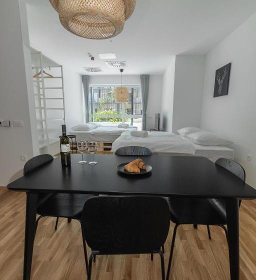 חדר דלוקס, Pearl Bled