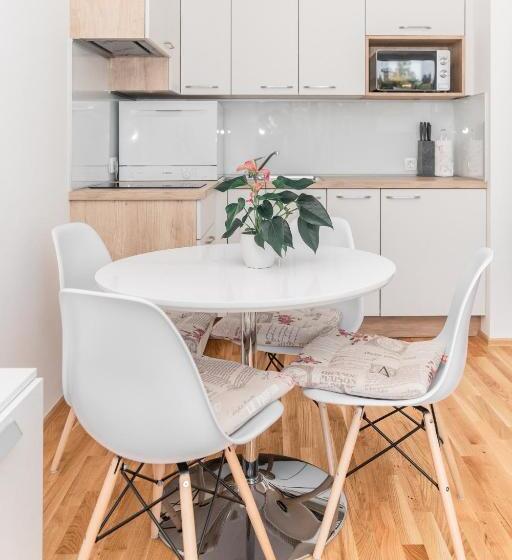 דירה בת חדר שינה 1 עם מרפסת, Pearl Bled