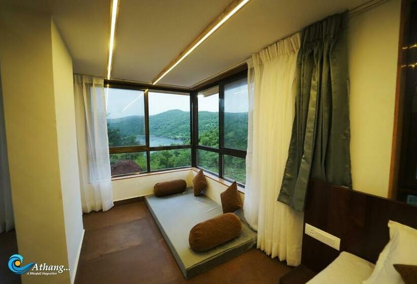 Standard-studio, Athang Staycation