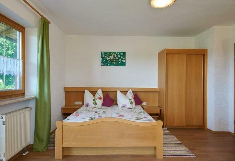 침실 1개 아파트, Beim Dobler