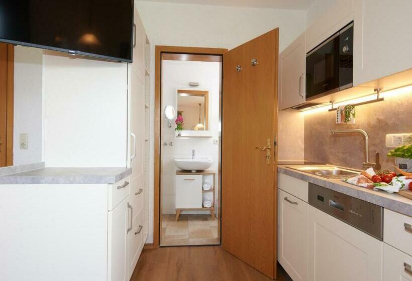 침실 1개 아파트, Beim Dobler