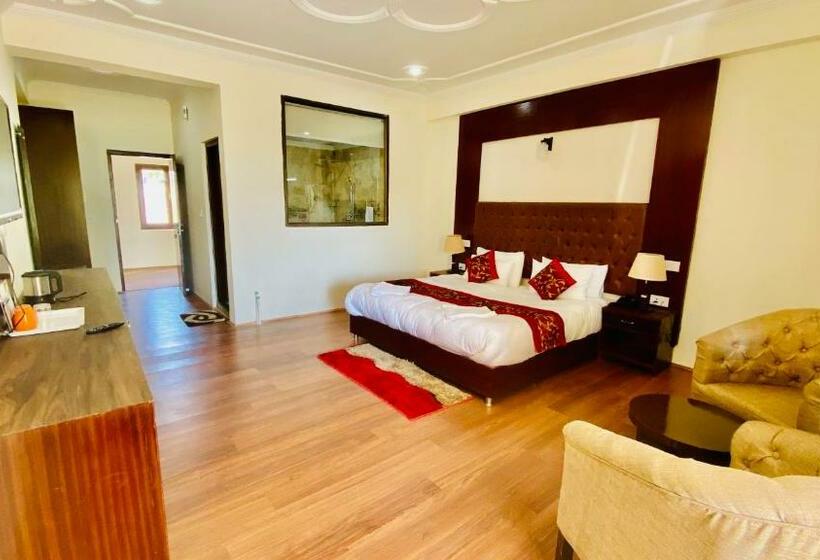 Номер Deluxe с Балконом, De Borgo