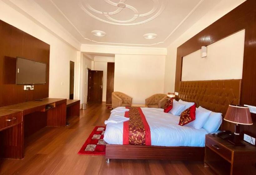 Номер Deluxe с Балконом, De Borgo