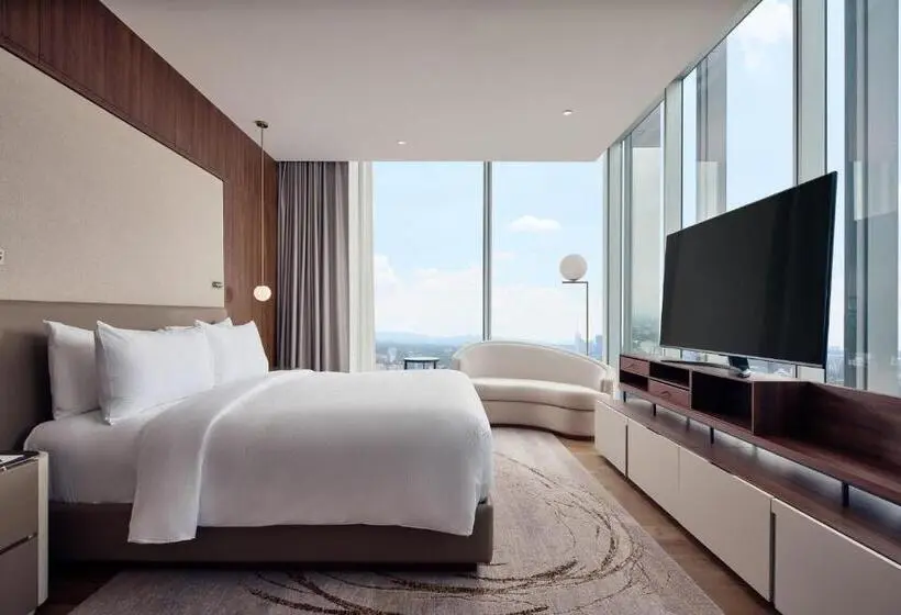 Junior Suite King Bed