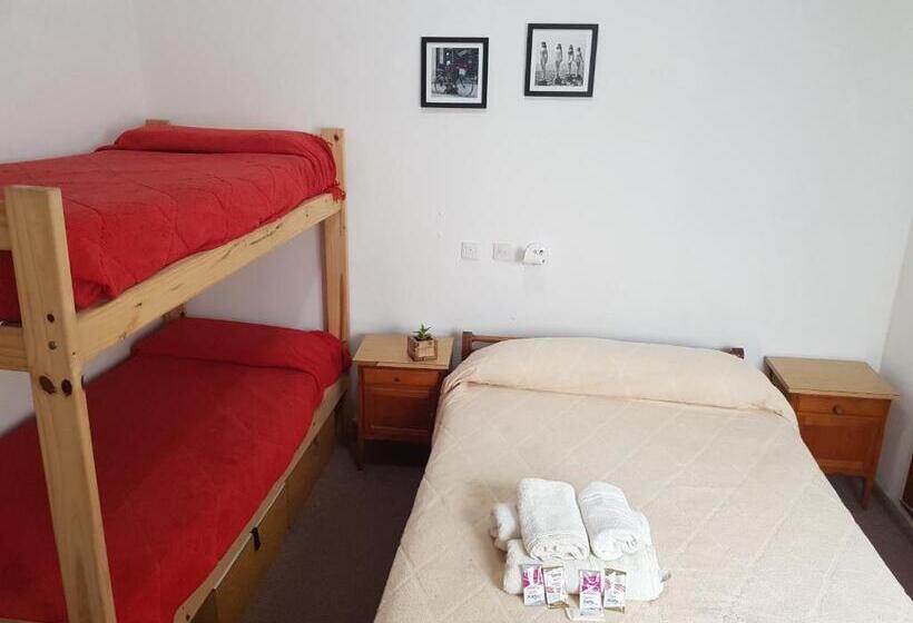 غرفة عائلية, Che Neco