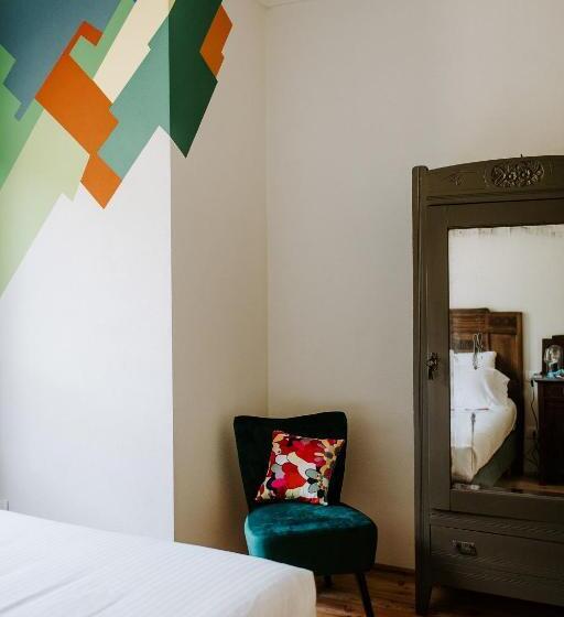 דירת חדר, La Cascina // Valfaccenda