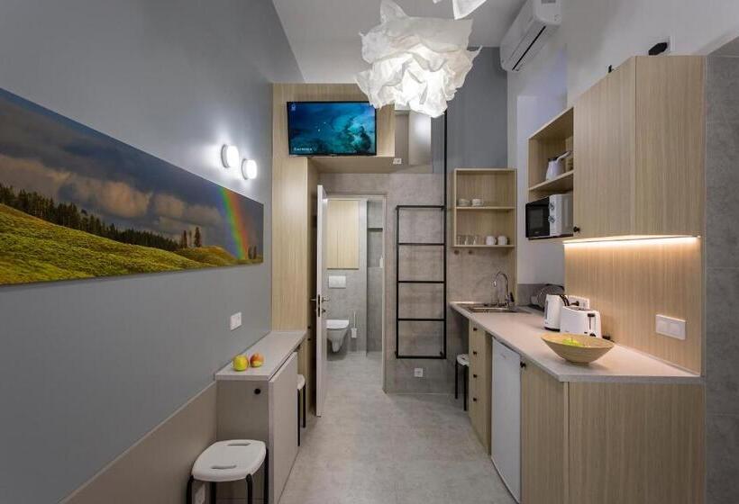 スタンダードルーム, Capsule Hotel & Hostel