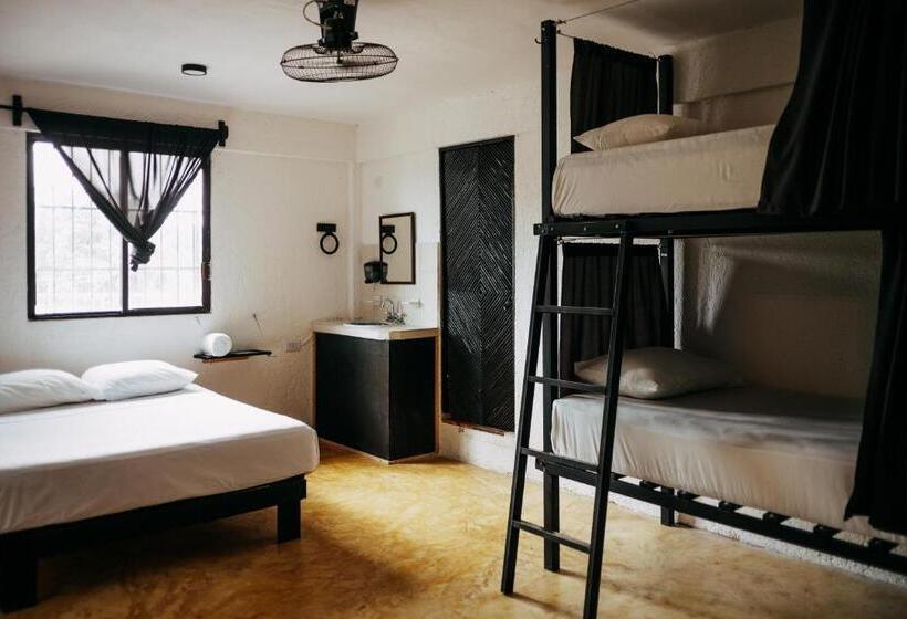 スタンダードトリプルルーム, Hostel Oryx Tulum