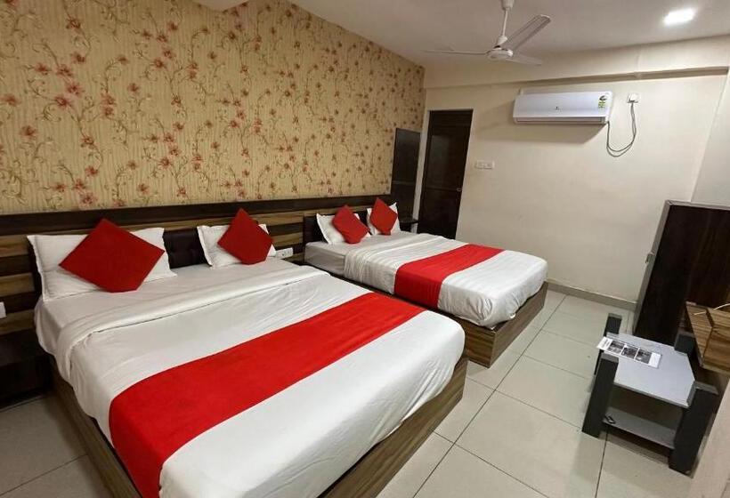 غرفة ديلوكس رباعية, New Shiv Kunj