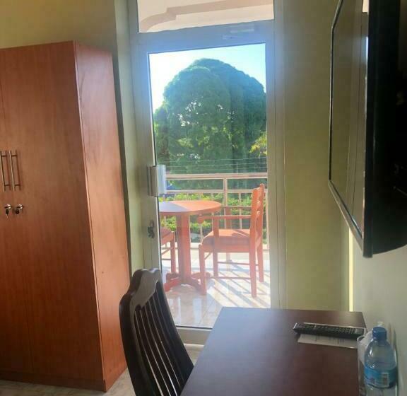 オーシャンビュースタンダードルームバルコニー付き, Phyllen