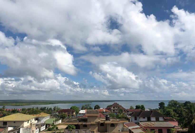 オーシャンビュースタンダードルームバルコニー付き, Phyllen