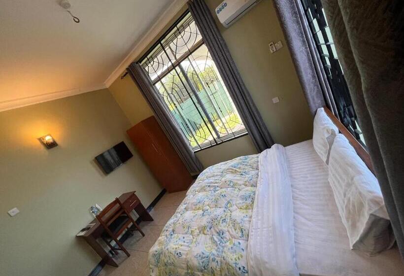 デラックスルーム, Phyllen