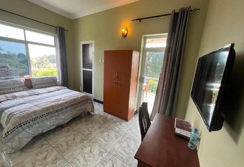 オーシャンビュースタンダードルームバルコニー付き, Phyllen