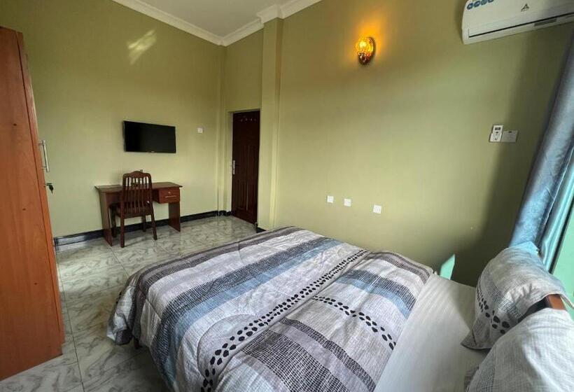 オーシャンビュースタンダードルームバルコニー付き, Phyllen