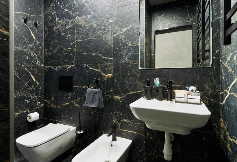 Deluxe Suite King Bed, Kador Home Hotel Downtown