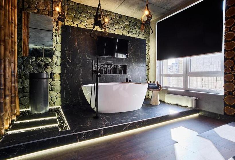 Deluxe Suite King Bed, Kador Home Hotel Downtown