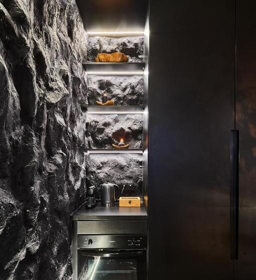 Deluxe Suite King Bed, Kador Home Hotel Downtown