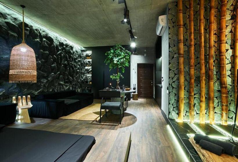 Deluxe Suite King Bed, Kador Home Hotel Downtown