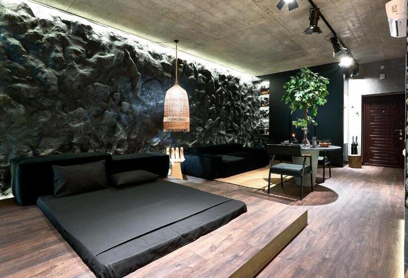 Deluxe Suite King Bed, Kador Home Hotel Downtown