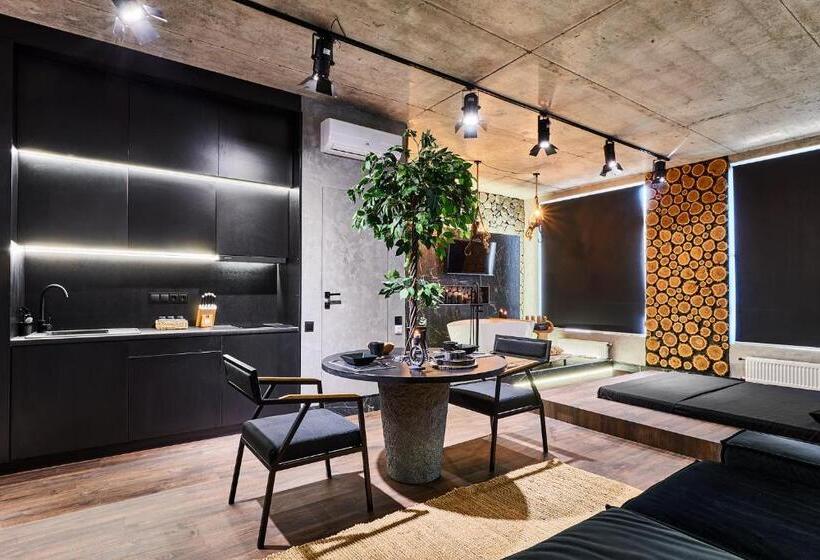 Deluxe Suite King Bed, Kador Home Hotel Downtown