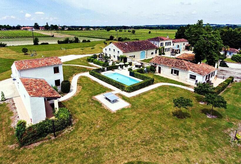 带花园景观的标准工作室, Les Gîtes De Brives