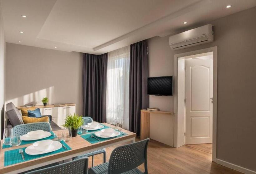 带有一个卧室和海景的高级公寓, Casa Paradiso Beach Residence