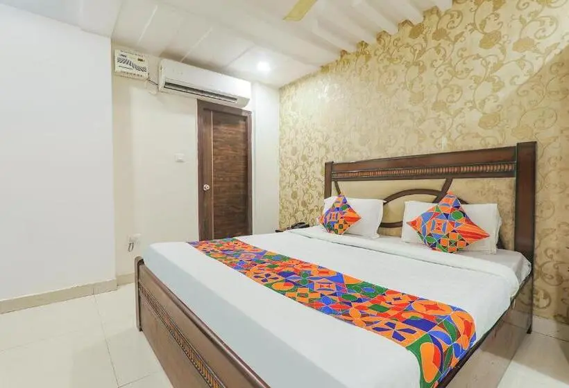 Executive Kolmen Hengen Huone, Fabhotel The Villa