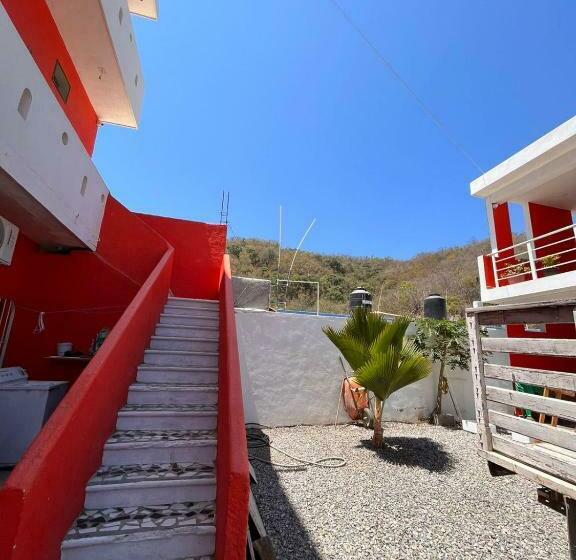 بنجلو قياسى, Y Bungalows Bugambilias