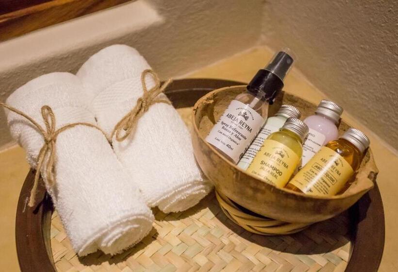 נוף לבריכה, Casa Bocana