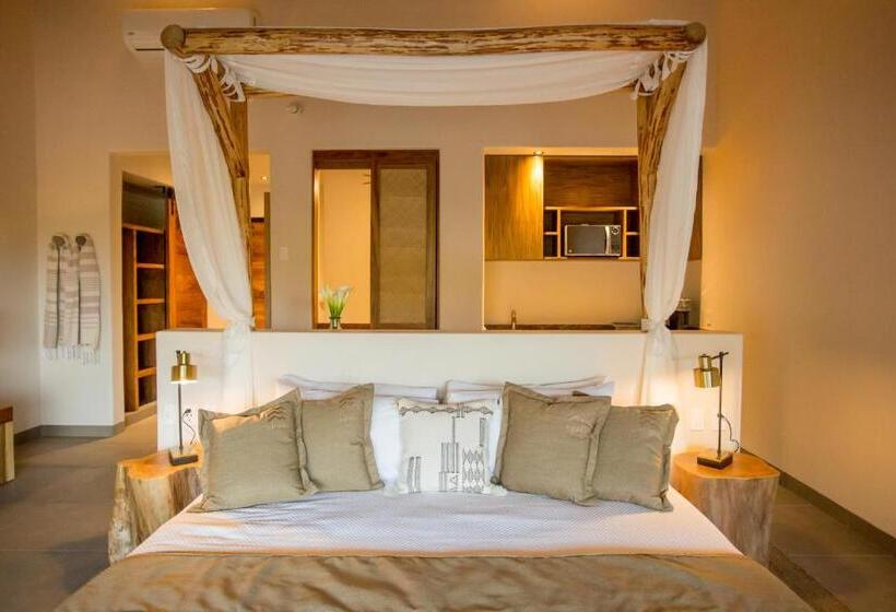 נוף לבריכה, Casa Bocana