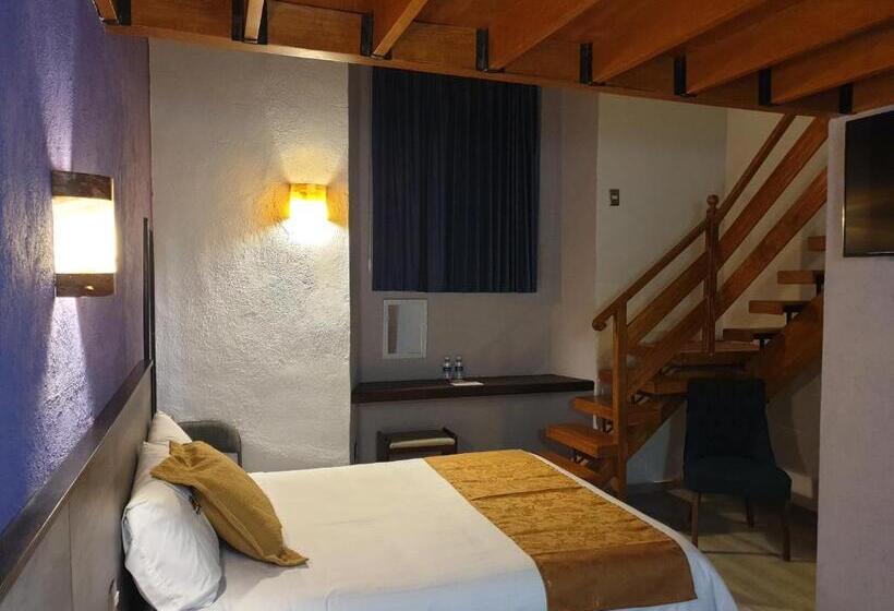 수피리어 패밀리 룸, Don Carlos