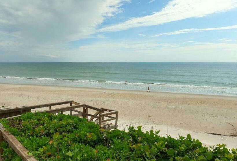 جناح, Melbourne Beach Resort