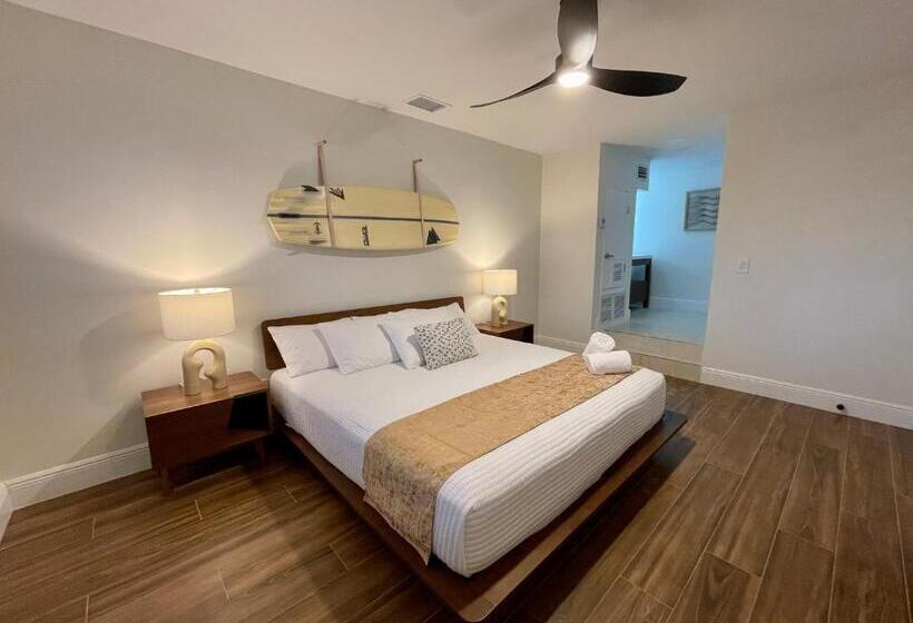 Люкс Кровать Кинг, Melbourne Beach Resort