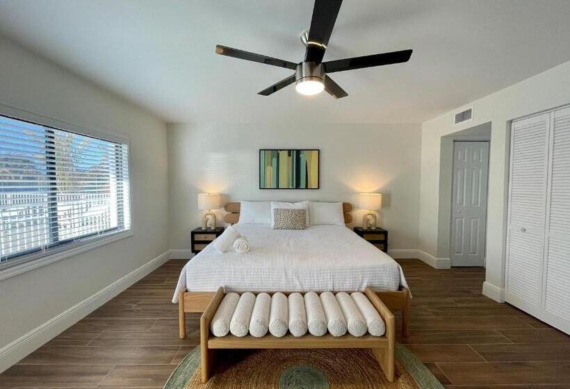 غرفة قياسية سرير كينج, Melbourne Beach Resort