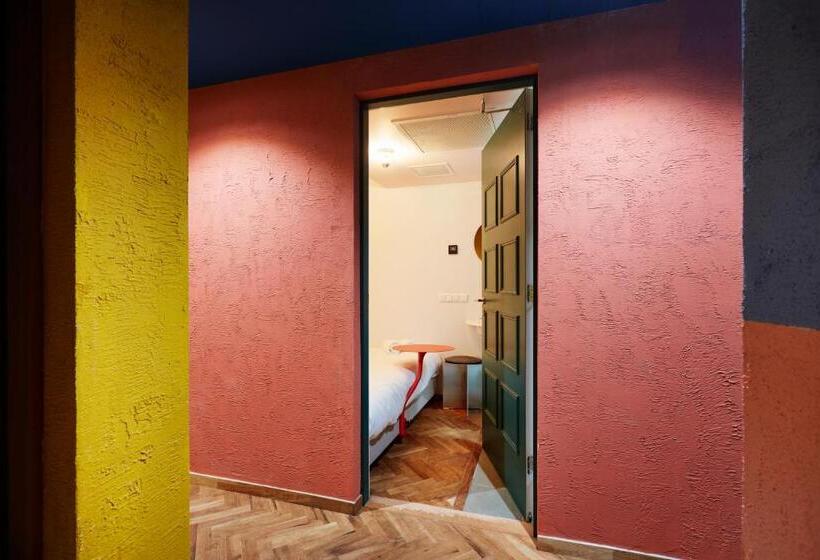 基本间, Not Hotel Rotterdam