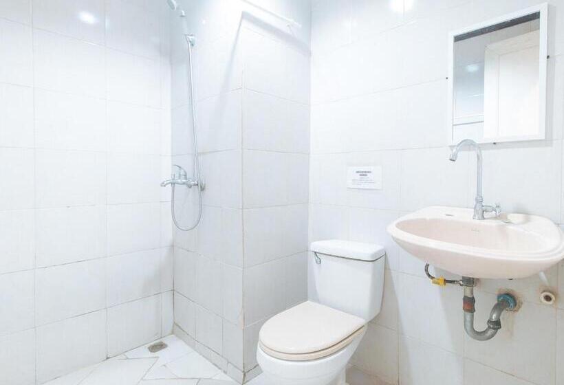 اتاق استاندارد چهار تخته, Reddoorz At Crowne One Condo