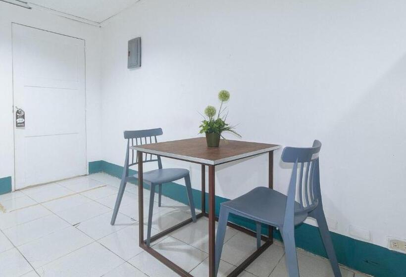 اتاق استاندارد چهار تخته, Reddoorz At Crowne One Condo