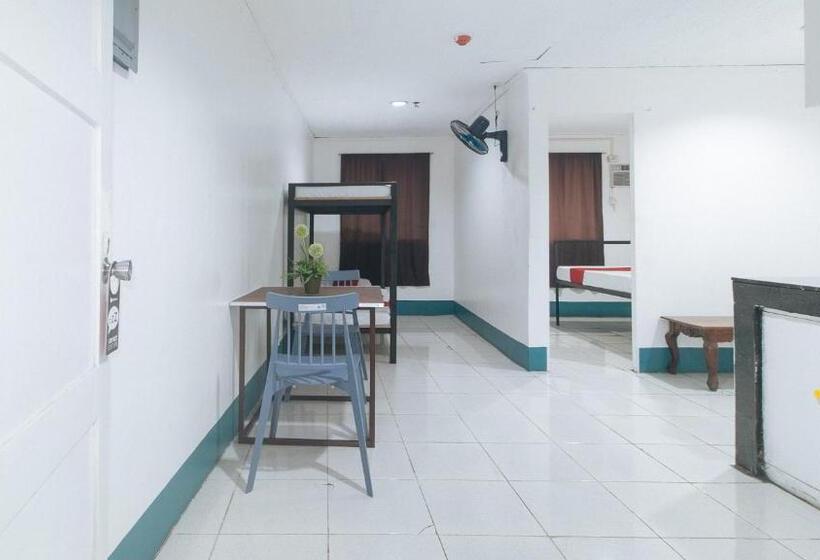 اتاق استاندارد چهار تخته, Reddoorz At Crowne One Condo