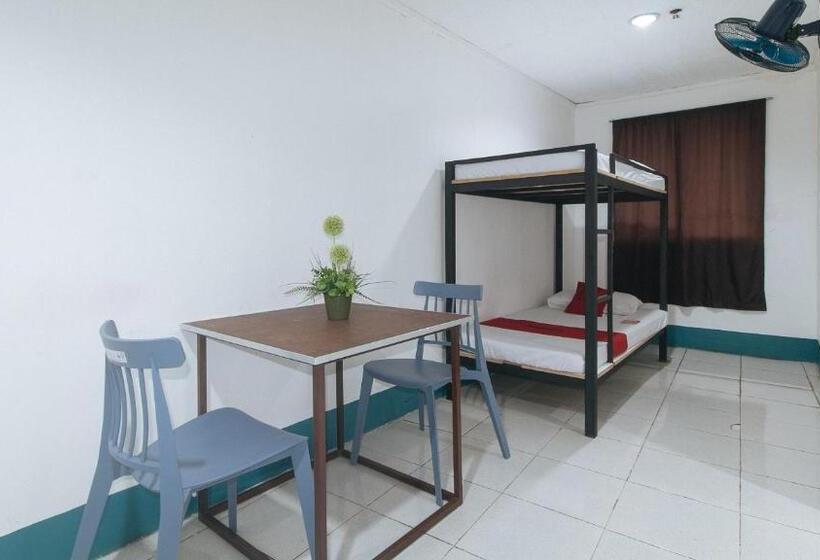 اتاق استاندارد چهار تخته, Reddoorz At Crowne One Condo