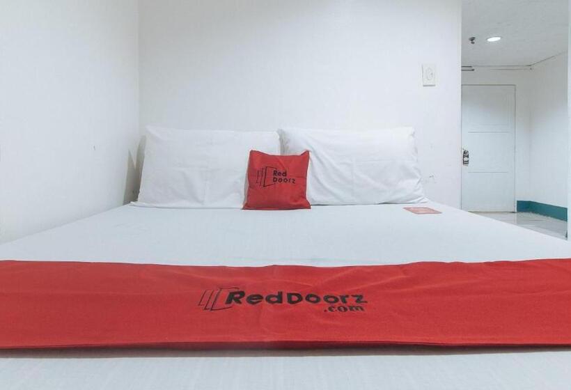 اتاق استاندارد چهار تخته, Reddoorz At Crowne One Condo