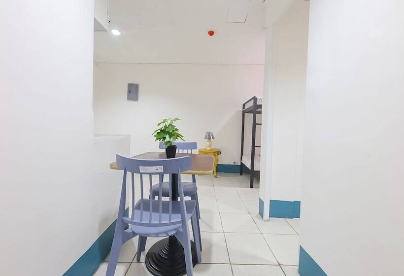 اتاق استاندارد چهار تخته, Reddoorz At Crowne One Condo